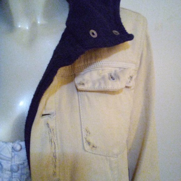 Free People distressed denim jacket with hooded fleece lining, size P/S - Picture 4 of 7